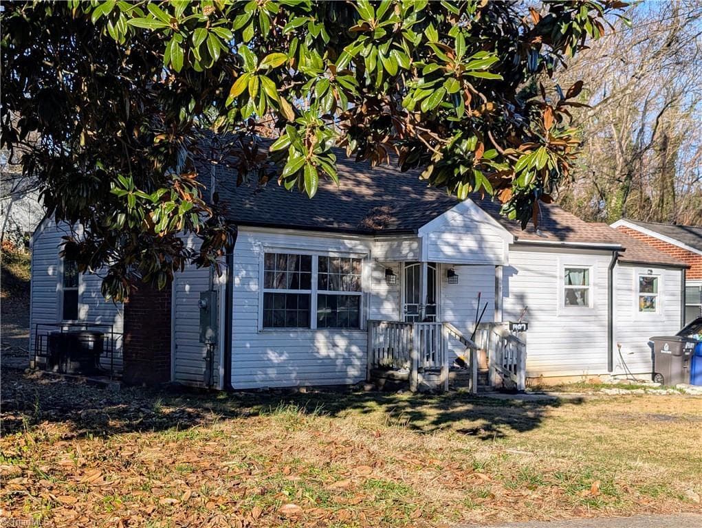 Stick/Site Built at 1407 NE 22nd Street, Winston-Salem NC 27105, Winston-Salem, photo 3 of 27