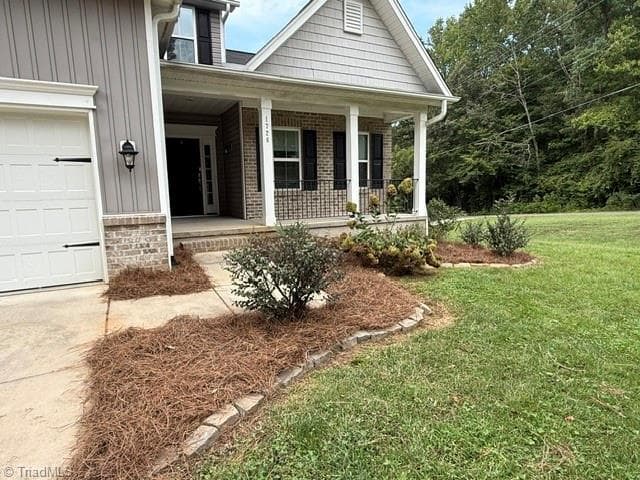 Stick/Site Built at 1728 Valley Brook Court, Clemmons NC 27012, photo 3 of 50