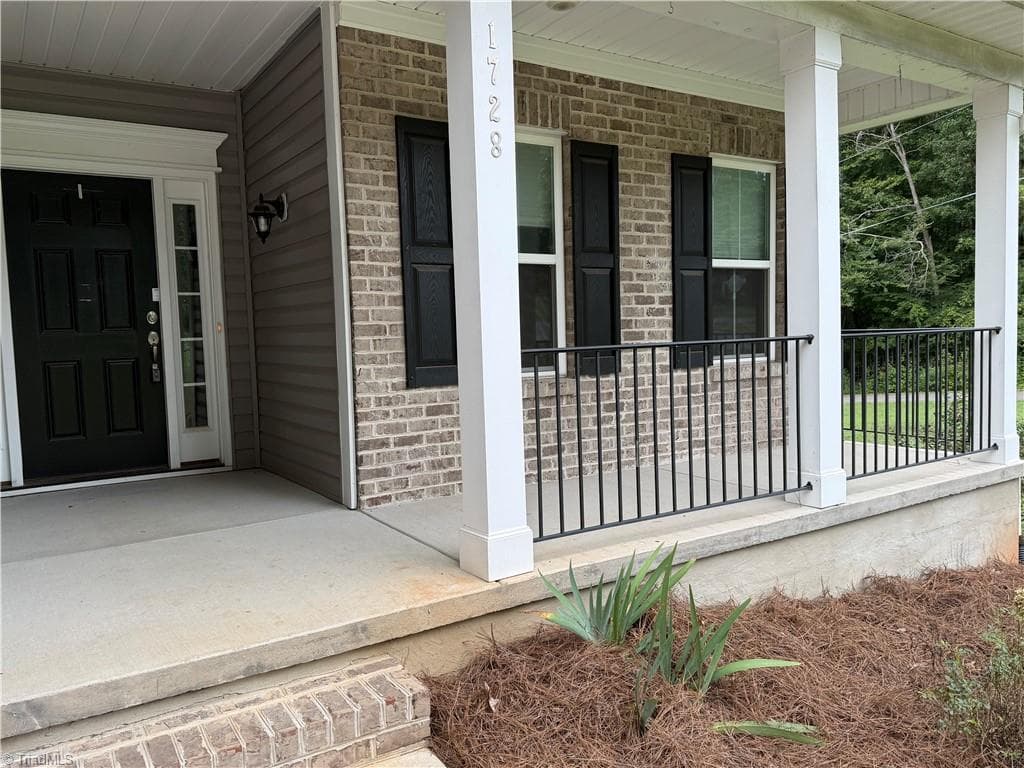 Stick/Site Built at 1728 Valley Brook Court, Clemmons NC 27012, photo 4 of 50