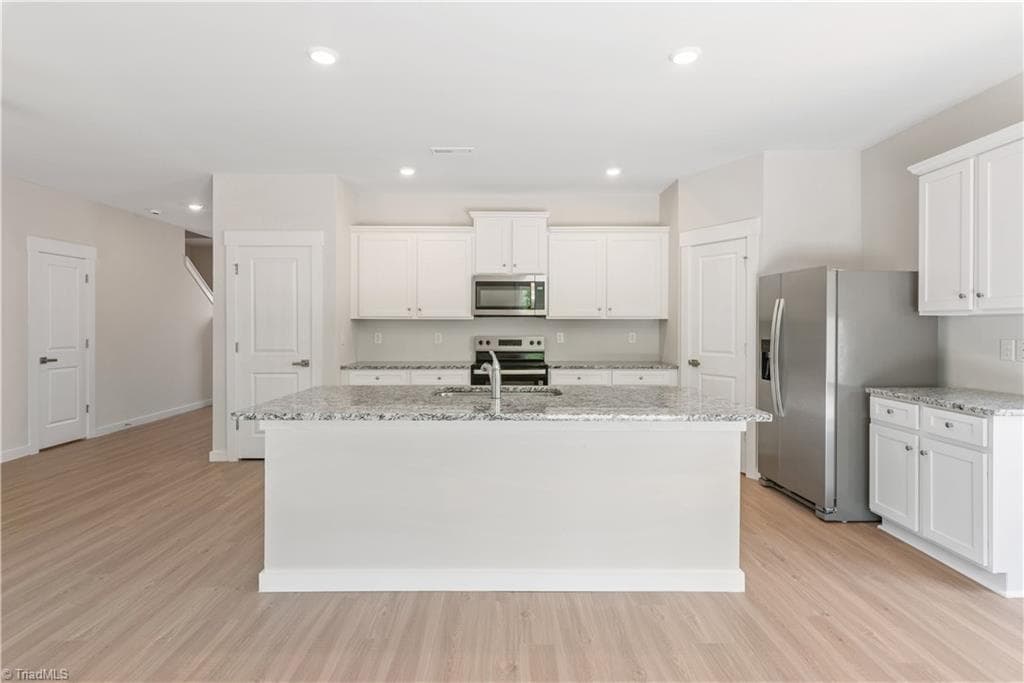 Stick/Site Built at 3423 Robindale Drive, Winston-Salem NC 27107, Winston-Salem, photo 6 of 21
