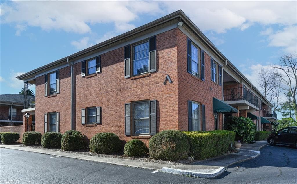 1833 Banking Street # A24, Greensboro NC 27408