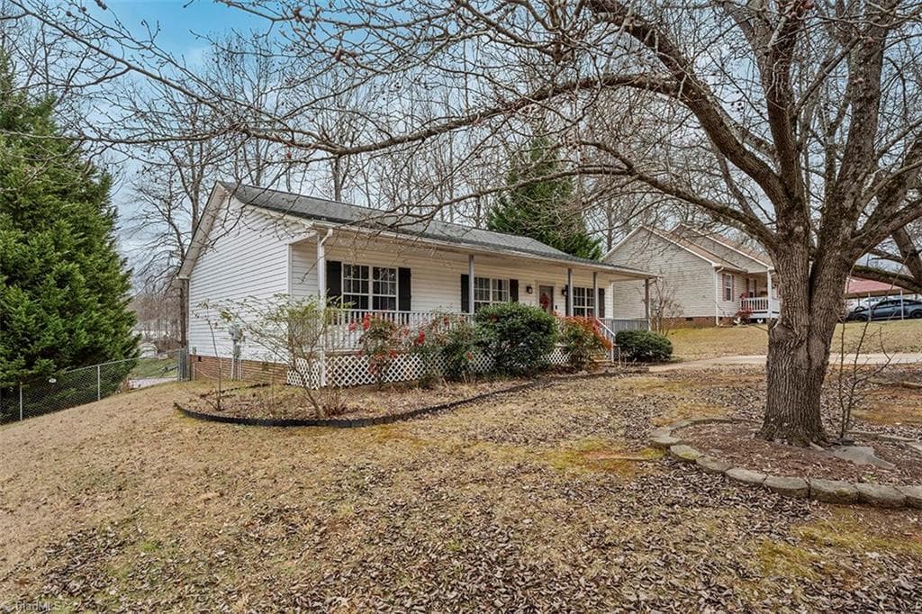 Stick/Site Built at 113 Falling Creek Drive, Thomasville NC 27360, photo 3 of 31