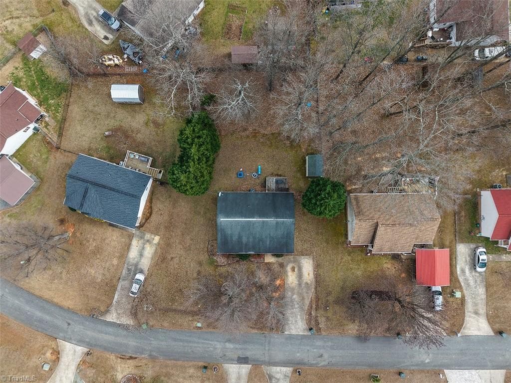 Stick/Site Built at 113 Falling Creek Drive, Thomasville NC 27360, photo 5 of 31