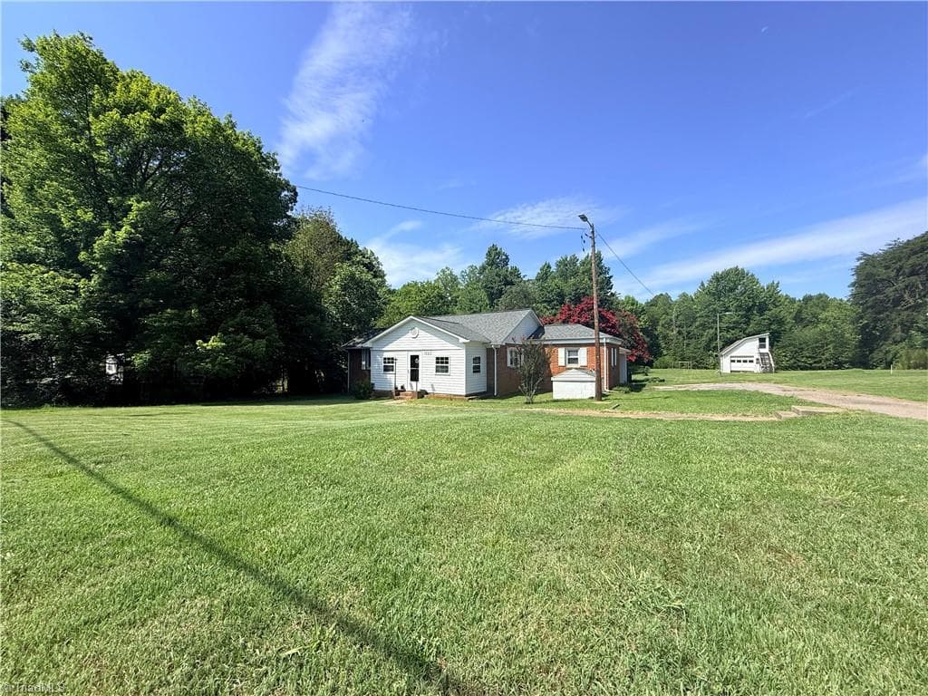 Stick/Site Built at 1920 Ashley Loop, Reidsville NC 27320, photo 2 of 33