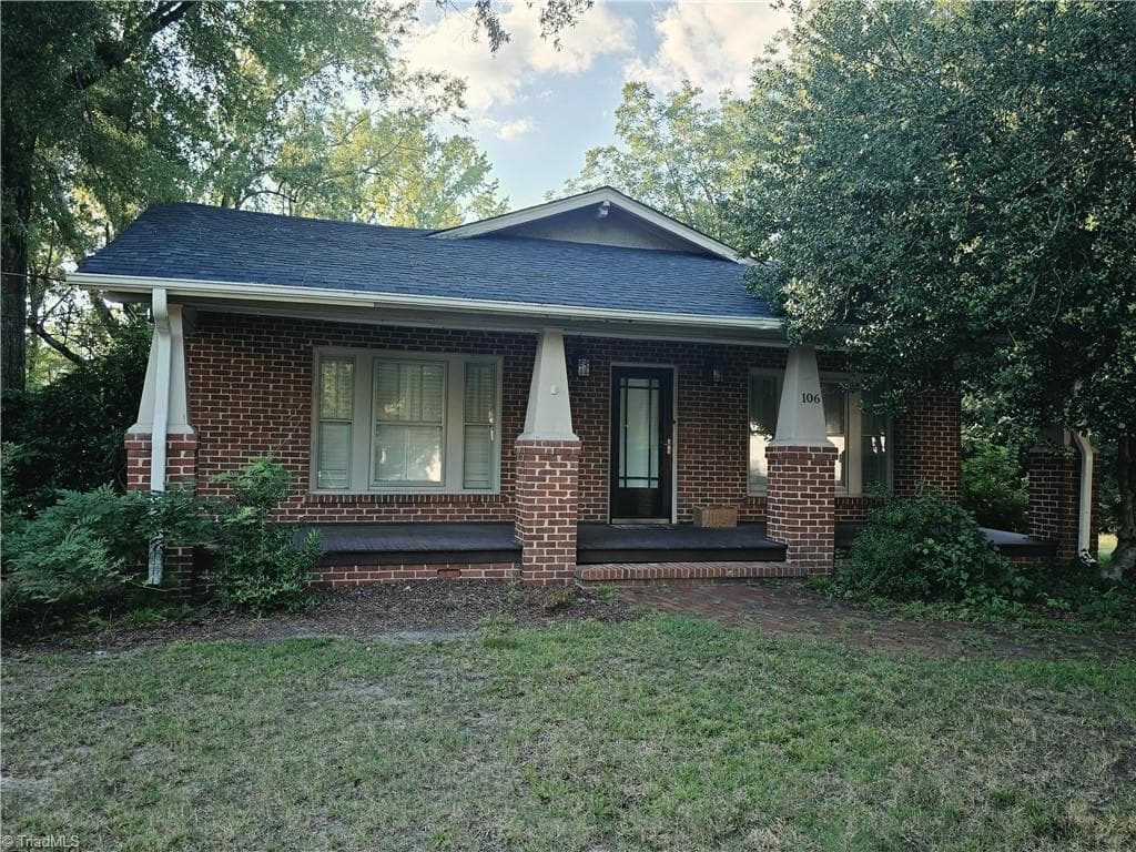 Stick/Site Built at 106 Brinkley Place, High Point NC 27265, photo 2 of 50