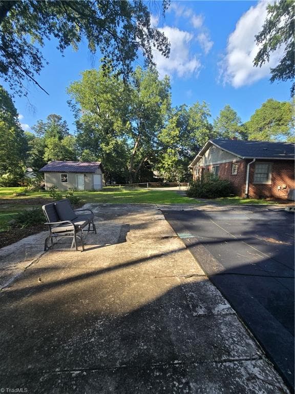 Stick/Site Built at 106 Brinkley Place, High Point NC 27265, photo 14 of 50