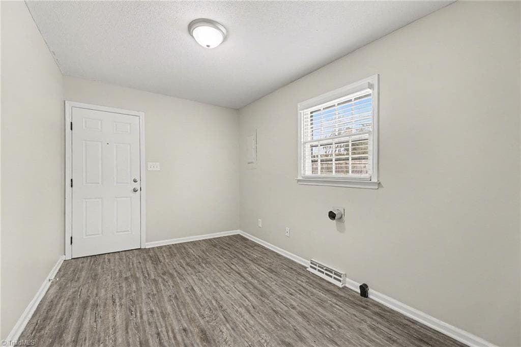 Stick/Site Built at 1408 Sweetbriar Court, High Point NC 27262, photo 20 of 28
