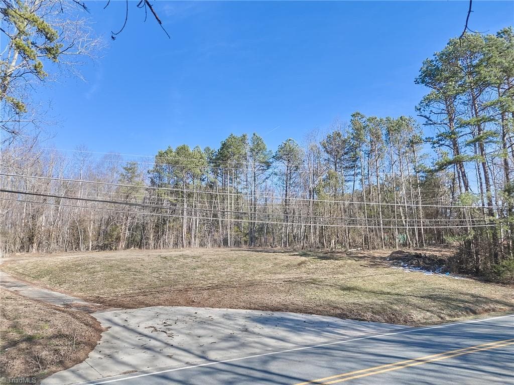 Single Family Residence at 5671 Walnut Cove Road, Walkertown NC 27051, photo 4 of 11