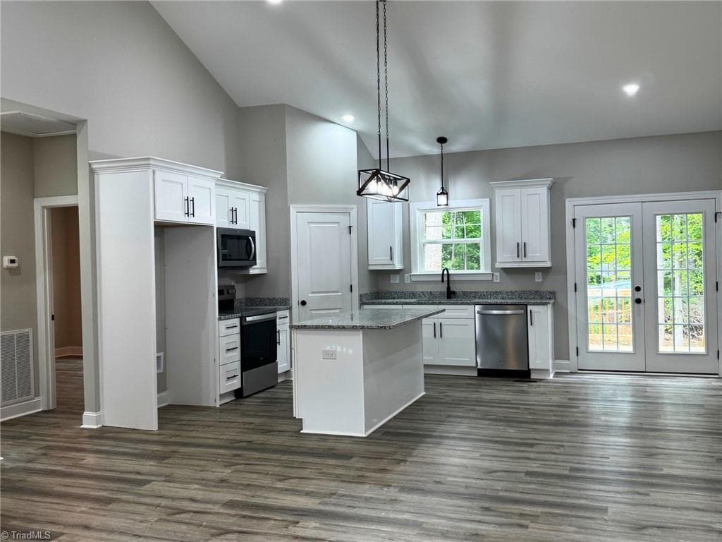 Stick/Site Built at 605 Kendall Street, Eden NC 27288, photo 4 of 20