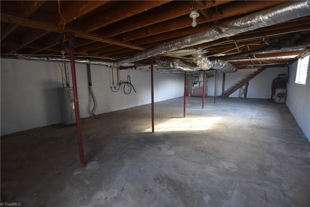 Stick/Site Built at 3808 Cash Drive, Winston-Salem NC 27107, Winston-Salem, photo 13 of 21