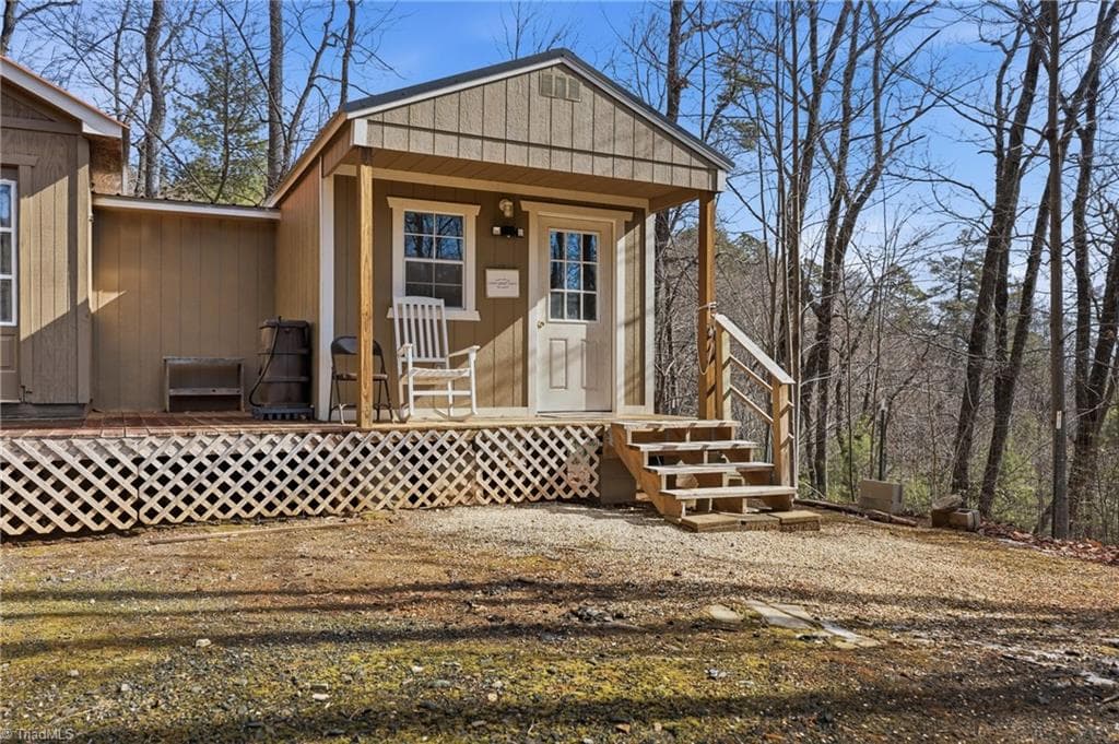 Remarks at 840 Summit Ridge Road, Purlear NC 28665, Purlear, photo 4 of 26
