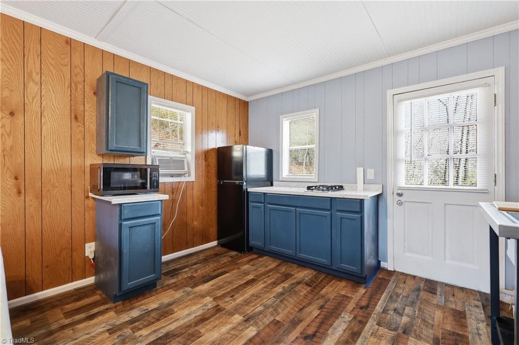 Remarks at 840 Summit Ridge Road, Purlear NC 28665, Purlear, photo 8 of 26