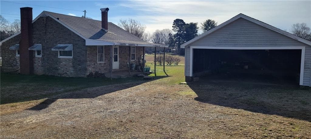 Stick/Site Built at 142 Motsinger Drive, Winston-Salem NC 27107, Winston-Salem, photo 4 of 15