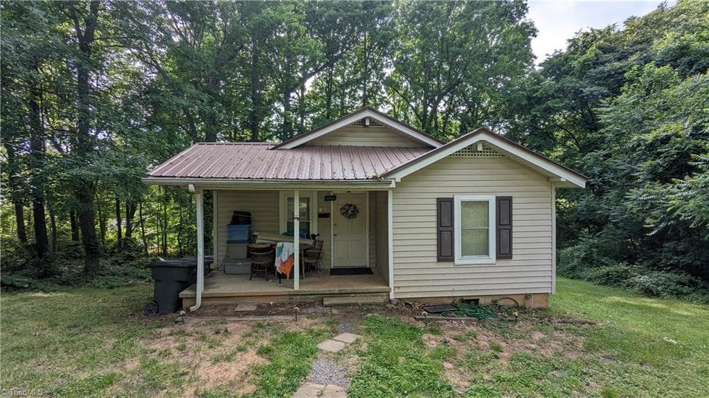 463 Glovinia Street, Asheboro NC 27203