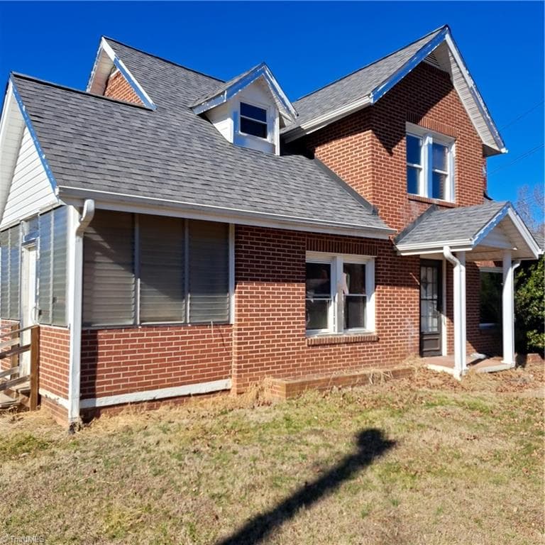 Stick/Site Built at 1121 Old US Highway 421, Wilkesboro NC 28697, photo 6 of 6