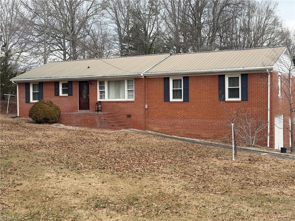 1105 Springfield Road, High Point NC 27263