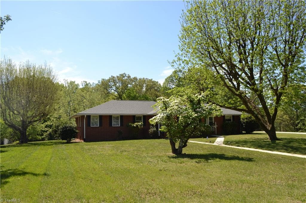 Stick/Site Built at 674 Priddy Loop, Stoneville NC 27048, photo 6 of 33