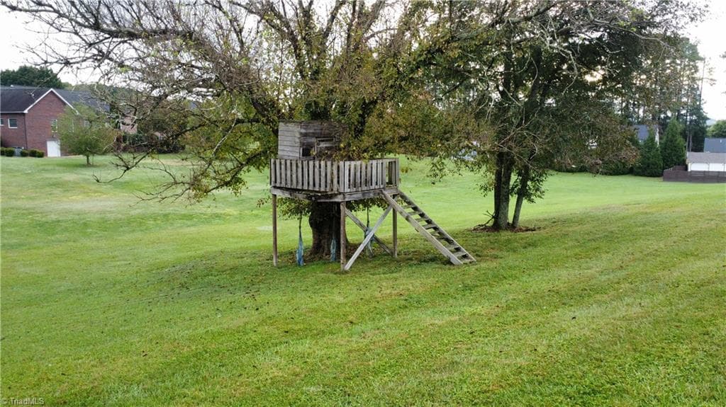 Stick/Site Built at 417 Fulton Avenue, Mount Airy NC 27030, photo 32 of 44