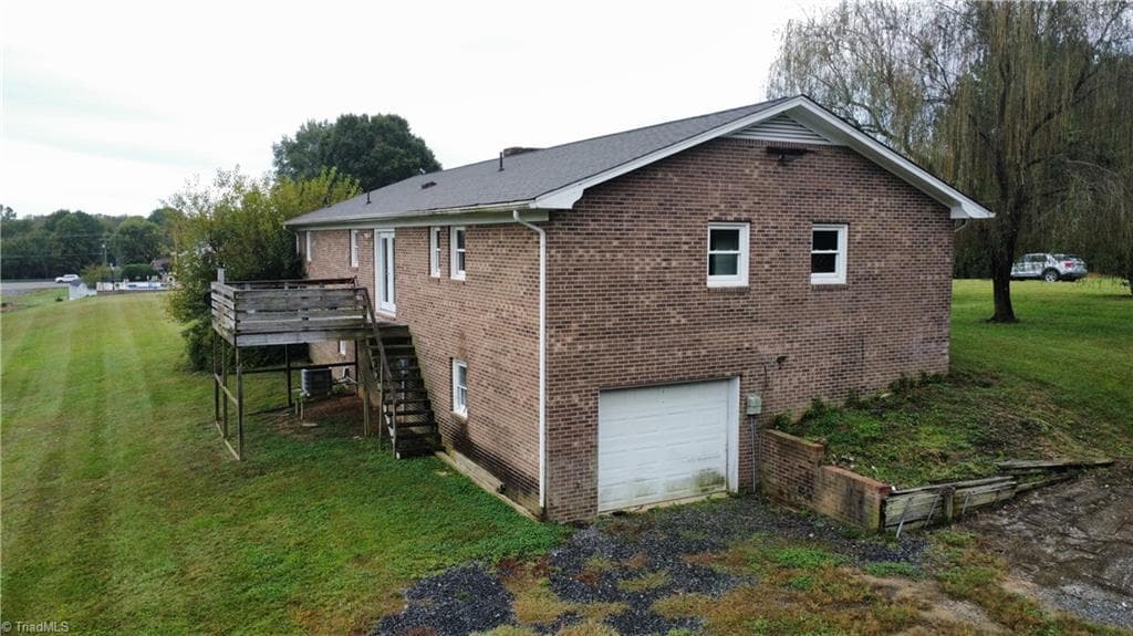Stick/Site Built at 417 Fulton Avenue, Mount Airy NC 27030, photo 28 of 44