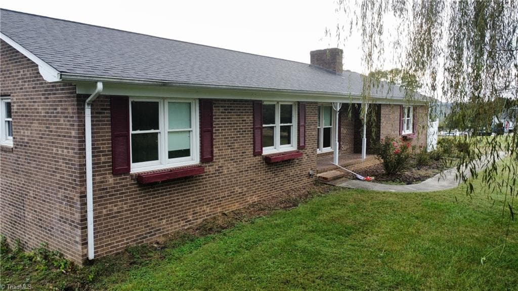 Stick/Site Built at 417 Fulton Avenue, Mount Airy NC 27030, photo 25 of 44