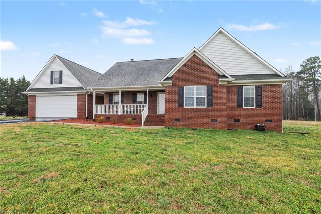 Stick/Site Built at 5421 Waynick Meadow Road, Asheboro NC 27205, photo 2 of 28