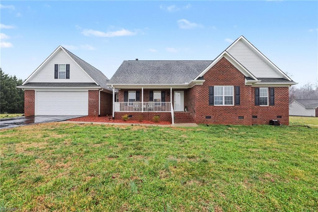 Stick/Site Built at 5421 Waynick Meadow Road, Asheboro NC 27205, photo 3 of 28