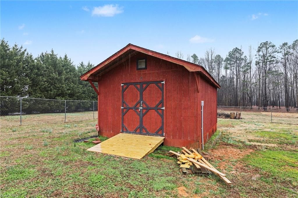 Stick/Site Built at 5421 Waynick Meadow Road, Asheboro NC 27205, photo 25 of 28
