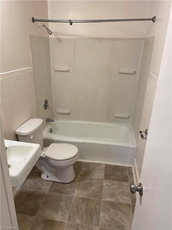Duplex at 2715 Central Avenue, High Point NC 27260, photo 3 of 5