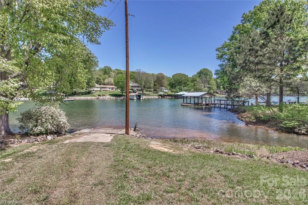 Stick/Site Built at 4265 Candlewood Drive, Sherrills Ford NC 28673, photo 42 of 48
