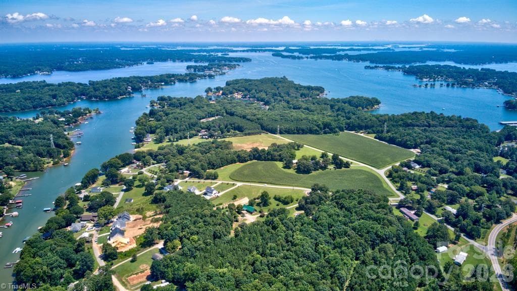Stick/Site Built at 4265 Candlewood Drive, Sherrills Ford NC 28673, photo 37 of 48