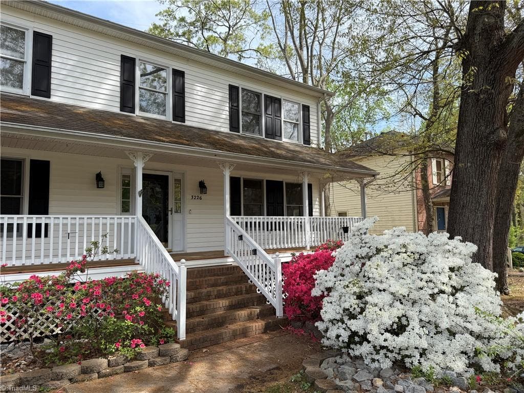 Stick/Site Built at 3226 Derby Circle, High Point NC 27265, photo 2 of 22