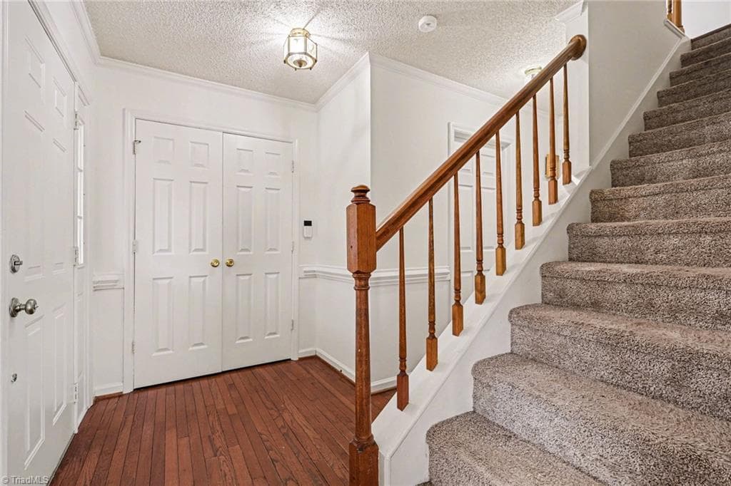 Stick/Site Built at 3226 Derby Circle, High Point NC 27265, photo 5 of 22