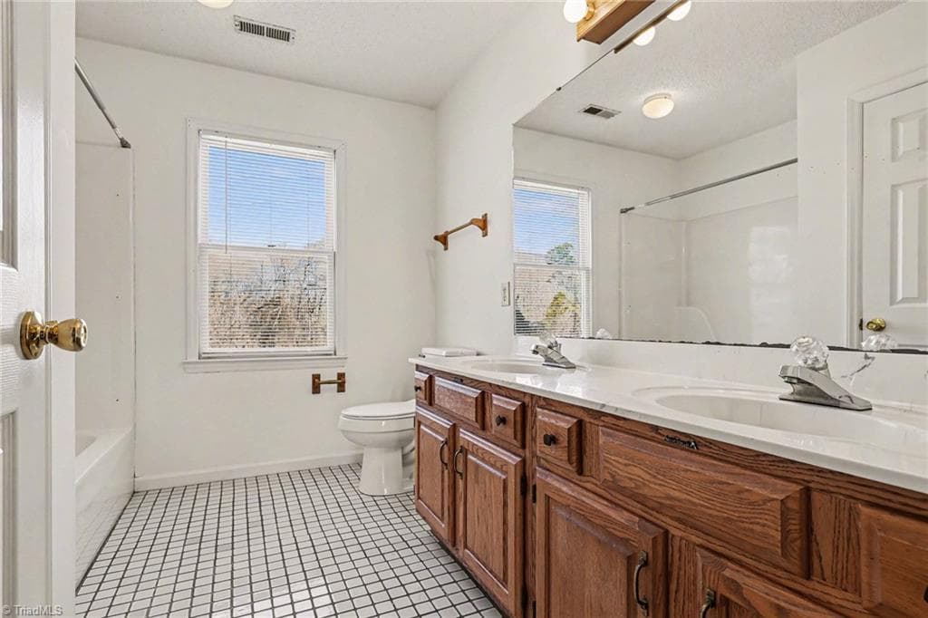 Stick/Site Built at 3226 Derby Circle, High Point NC 27265, photo 20 of 22