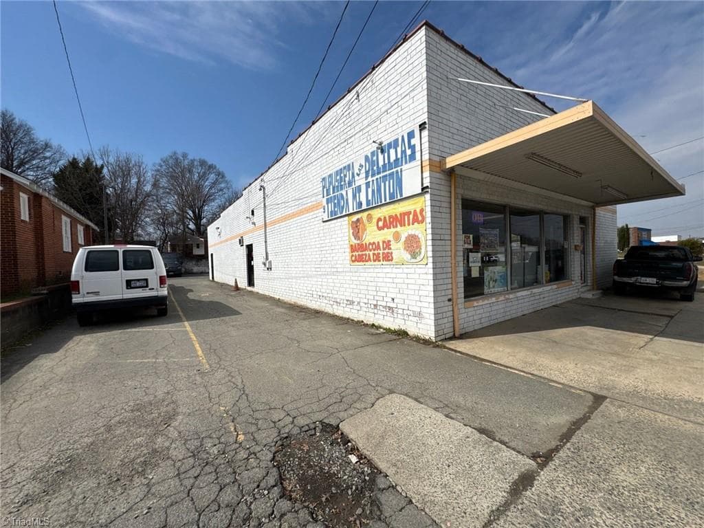 Retail at 945 E Webb Avenue, Burlington NC 27217, Burlington, photo 4 of 28