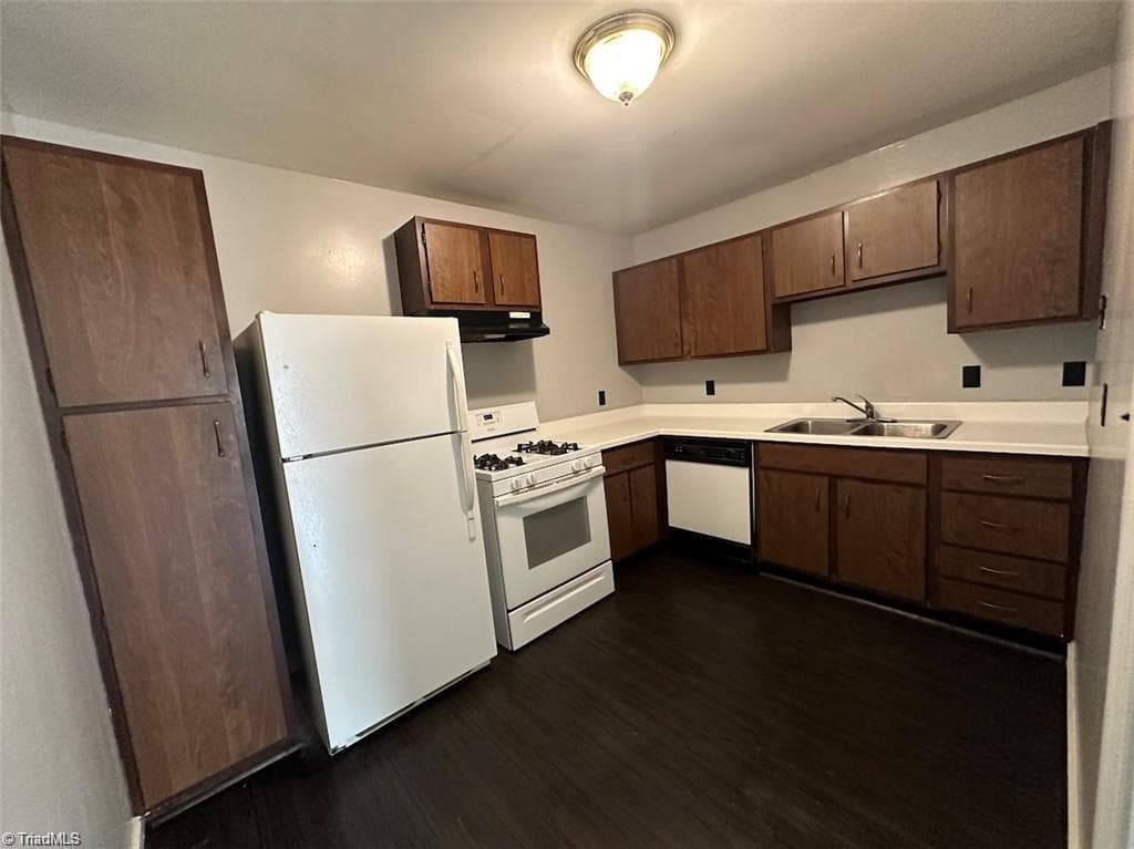 Stick/Site Built at 2810 Pelham Place, Winston-Salem NC 27106, Winston-Salem, photo 9 of 12