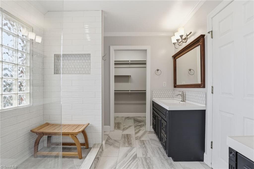 Beautiful tile, Neutral colors! - 2027 Fairview Circle, Wilkesboro NC 28697, Wilkesboro