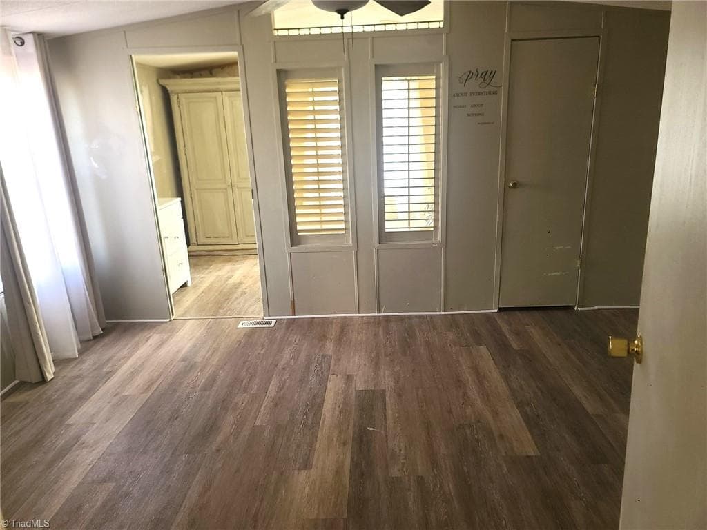 Manufactured Home at 308 Clara Hill Lane, Lexington NC 27292, photo 6 of 18