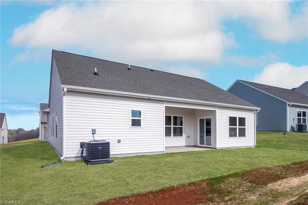 Stick/Site Built at 3446 Robindale Drive, Winston-Salem NC 27107, Winston-Salem, photo 3 of 24