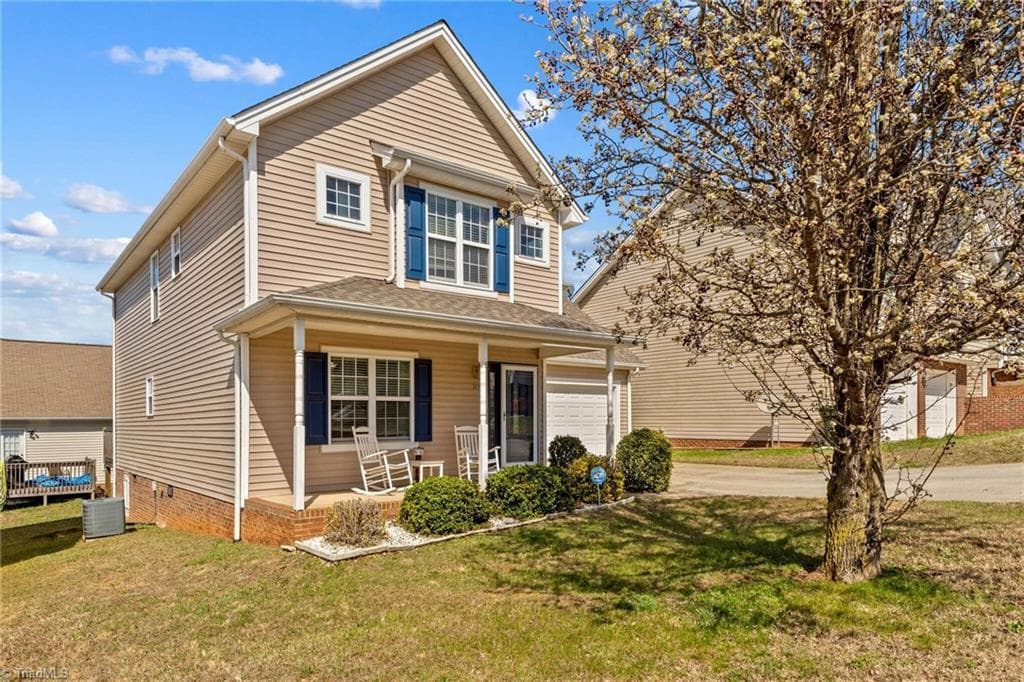 Stick/Site Built at 219 19th Avenue SE, Hickory NC 28602, Hickory, photo 2 of 43