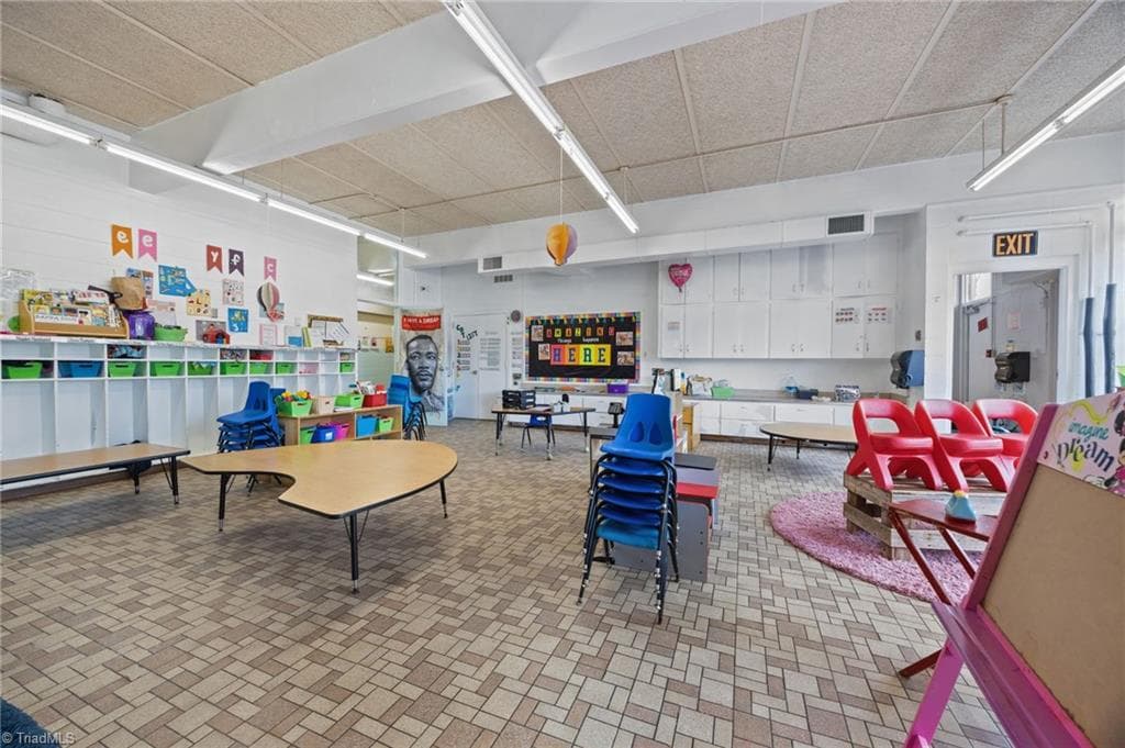 Remarks at 2300 Spring Garden Street, Greensboro NC 27403, Greensboro, photo 85 of 100