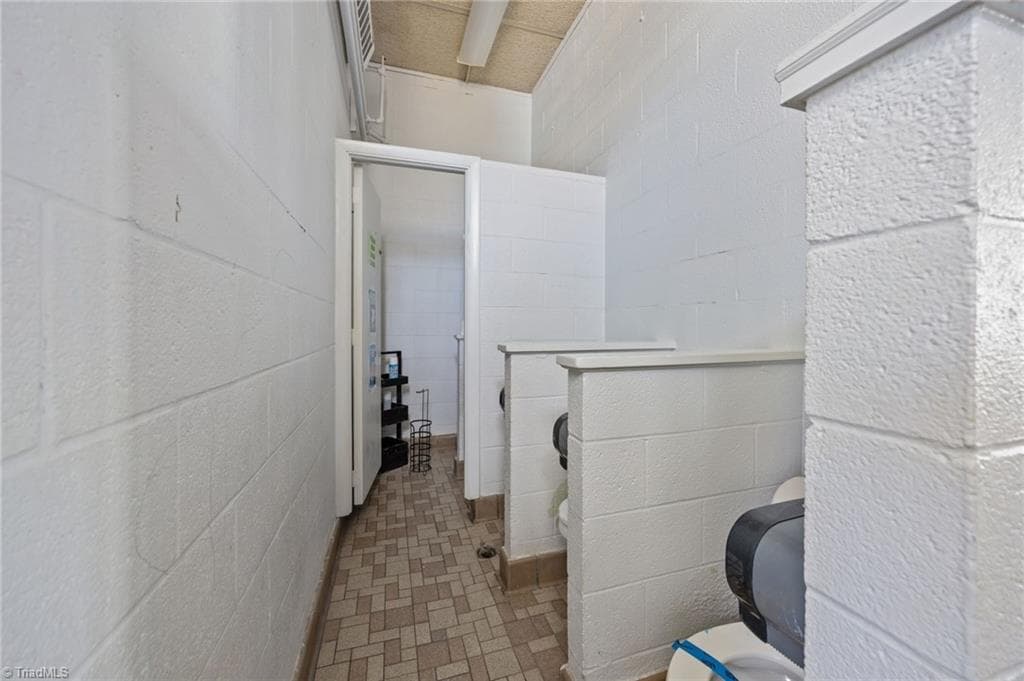 Remarks at 2300 Spring Garden Street, Greensboro NC 27403, Greensboro, photo 17 of 100