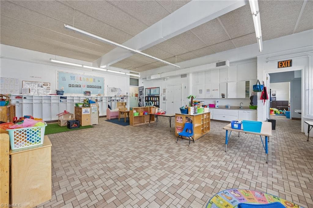 Remarks at 2300 Spring Garden Street, Greensboro NC 27403, Greensboro, photo 21 of 100