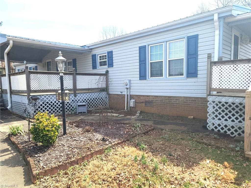 Manufactured Home at 220 Joyner Circle, Rural Hall NC 27045, photo 23 of 29