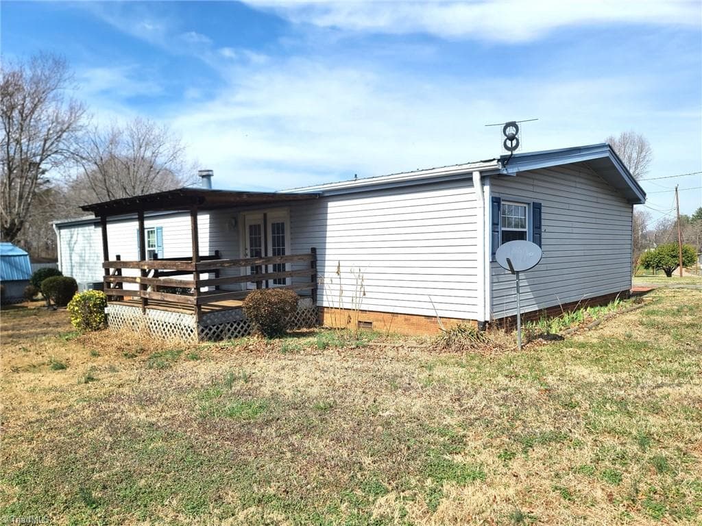 Manufactured Home at 220 Joyner Circle, Rural Hall NC 27045, photo 28 of 29