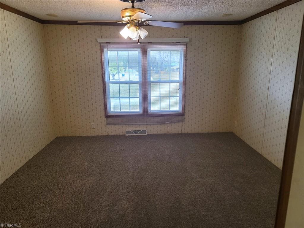 Manufactured Home at 220 Joyner Circle, Rural Hall NC 27045, photo 8 of 29