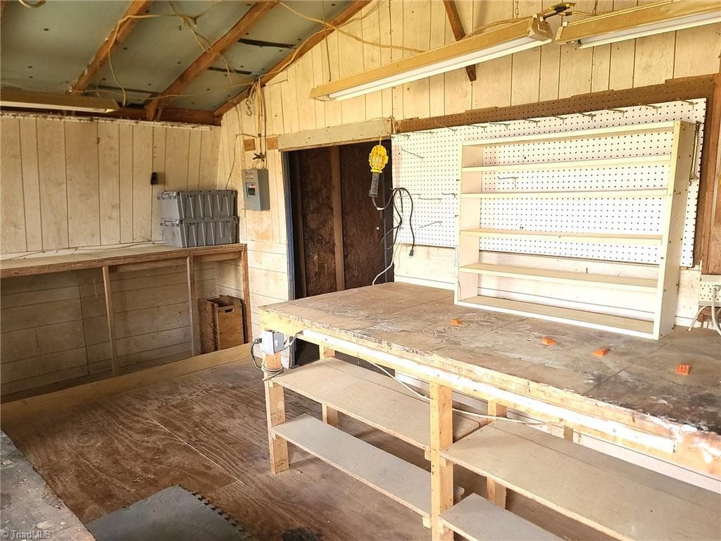 Manufactured Home at 220 Joyner Circle, Rural Hall NC 27045, photo 25 of 29
