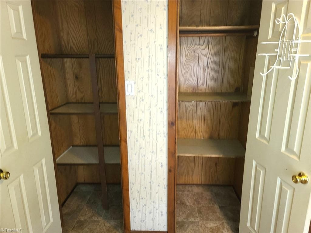 Manufactured Home at 220 Joyner Circle, Rural Hall NC 27045, photo 21 of 29