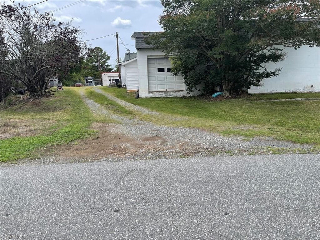 Investment at 11 Bell Avenue, Denton NC 27239, photo 27 of 28