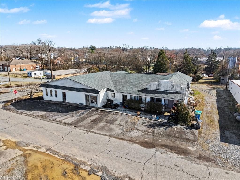 11 Bell Avenue, Denton NC 27239