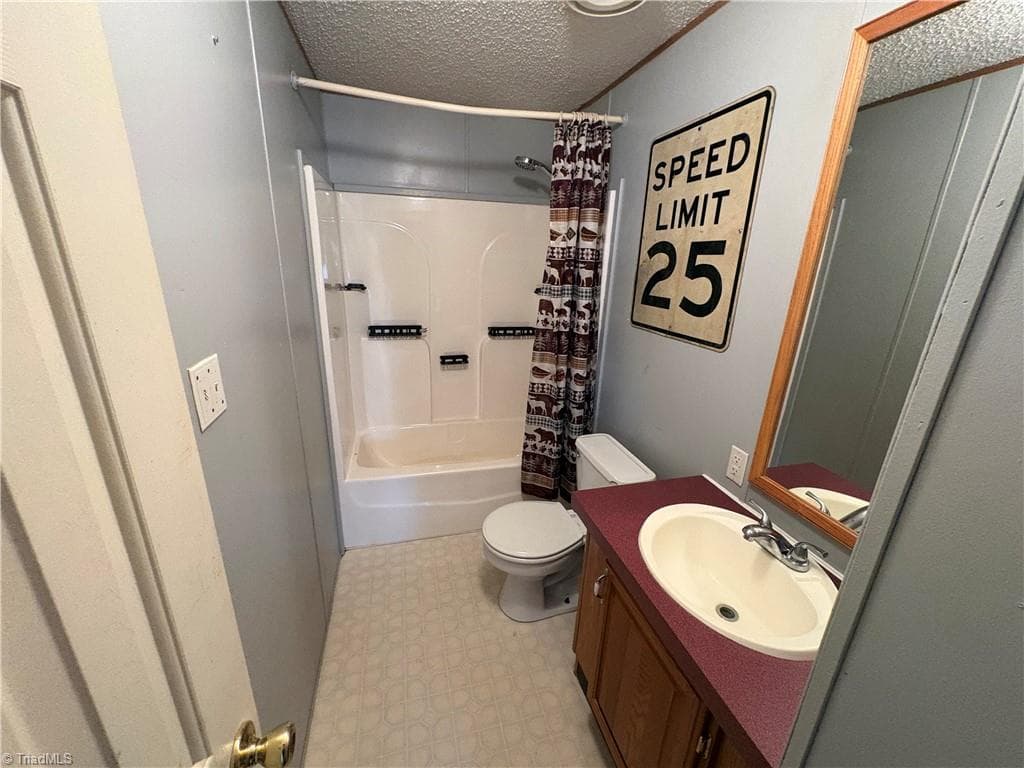 Manufactured Home at 125 Maple Hollow Road, Mount Airy NC 27030, photo 12 of 20